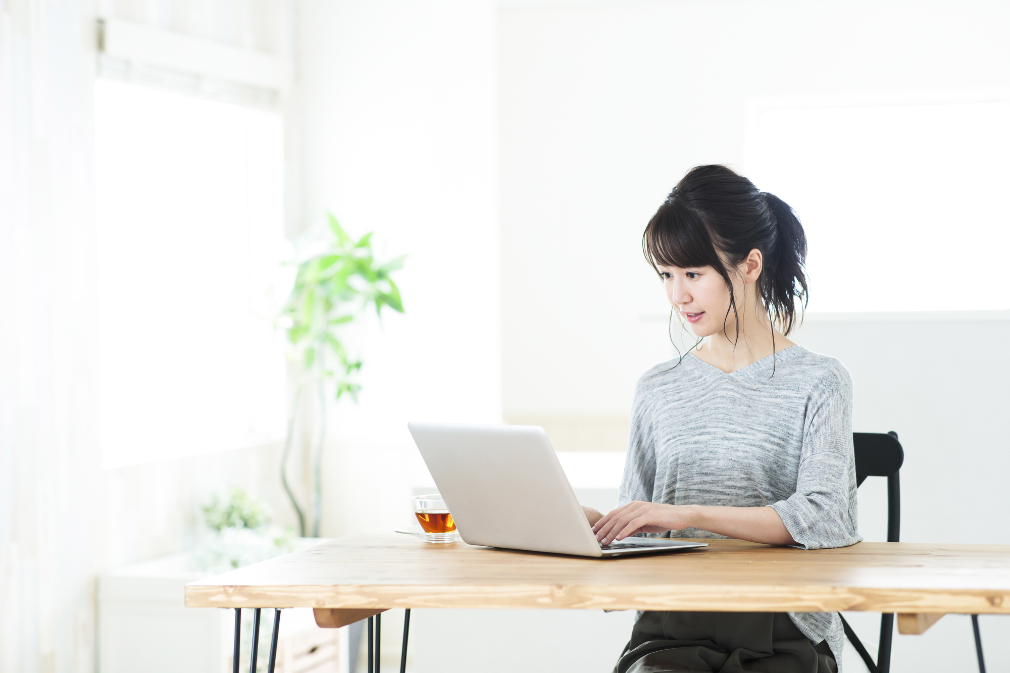 政府主体のテレワーク月間とは?導入するメリットや適した業種を解説